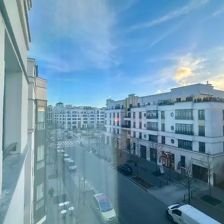 Rue D'ariane - - Disneyland Paris - Parking Prive