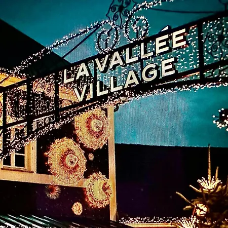 Rue D'ariane - - Disneyland Paris - Parking Prive